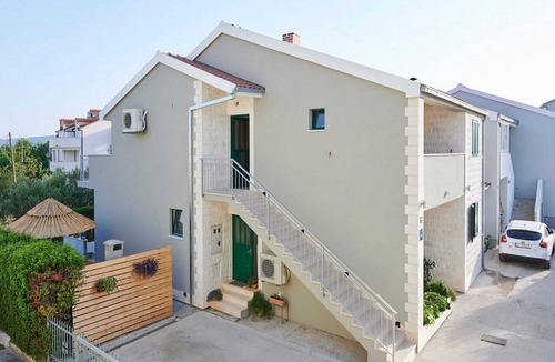 Kastel Stafilic Apartment | Apartments Vujina - Comfort Studio Apartment with Terrace 3 (Luka)