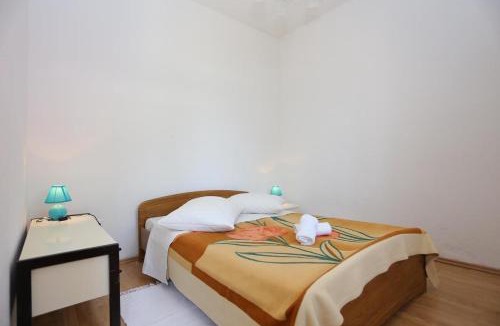 Ruskamen Apartment | Apartments with parking space Lokva Rogoznica, Omis - 17645