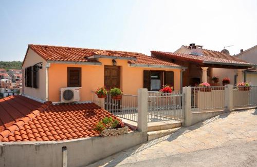 Sutivan Apartment | Apartments with parking space Sutivan, Brac - 745