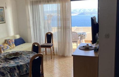 Ruskamen Apartment | Apartments with parking space Lokva Rogoznica, Omis - 22069
