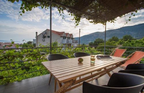 Komiza Apartment | Apartments Zambarlin