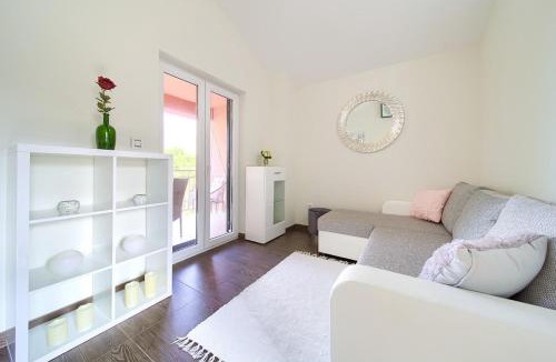Malinska House | Apolina Malinska