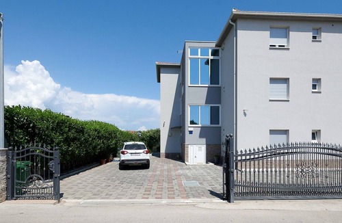 Businci Apartment | Appartement Adria mit Meerblick und Gemeinschaft by Interhome