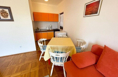 Smrika Apartment | Appartement in Šmrika mit Terrasse und Grill by Interhome