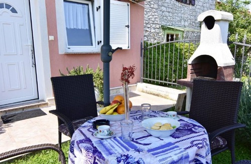 Đuba Apartment | Appartement in Đuba mit Privater Terrasse by Interhome