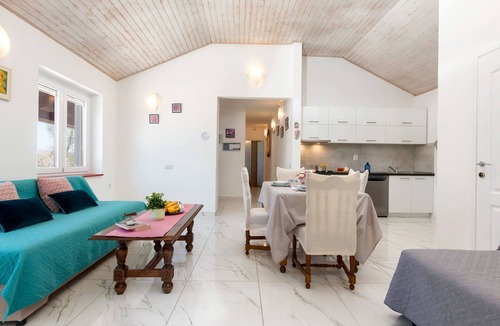 Jadreski House | AQUA mit Pool by Interhome