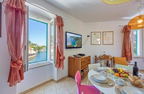 Veli Losinj Apartment | Astra 2 Veli Lošinj Harbour View - Happy Rentals