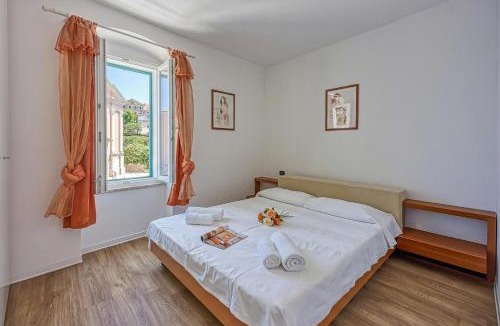 Veli Losinj Apartment | Astra 2 Veli Lošinj Harbour View - Happy Rentals