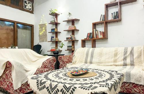 Kalkaji Hostel | Atharva's Homestay, Nehru Enclave