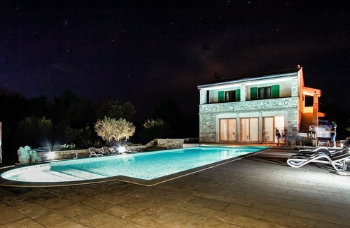 Vilanija Apartment | Attic apartment "Red" with private terrace olive garden view