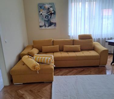 Vinkovci Apartment | Aurelia