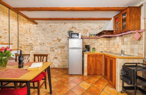 Valdebek Apartment | Authentic Istrian House - Apartment with saltwater pool- 15 min from Kamenjak