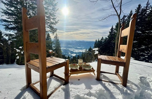 Trzic Cabin | Awesome 4-bedroom Off-Grid Mountain Haven – Hike & Bike Paradise