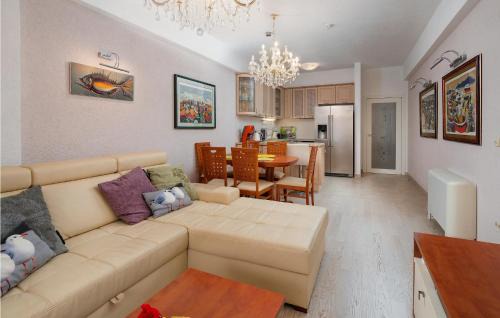 Donji Kraj Apartment | Awesome Apartment In Moscenicka Draga With Wifi