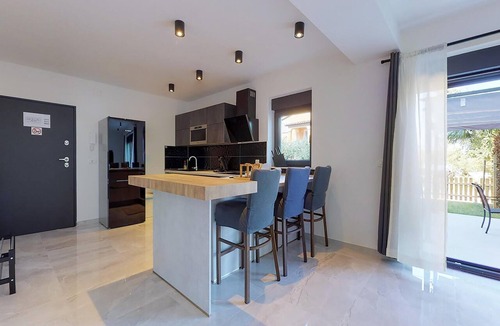 Drenje Apartment | Awesome apartment in Drenje