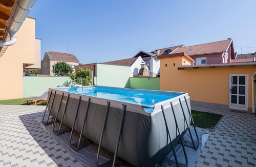 Osijek Apartment | Awesome apartment in Visnjevac with sauna