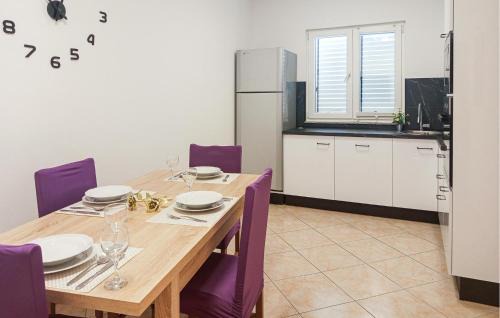 Cove Osibova (Milna) Apartment | Awesome Apartment In Milna With Wifi