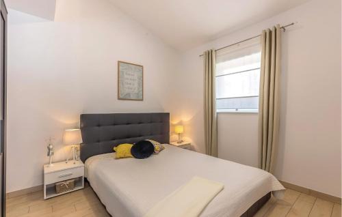 Smrika Apartment | Awesome Apartment In Smrika With Wifi