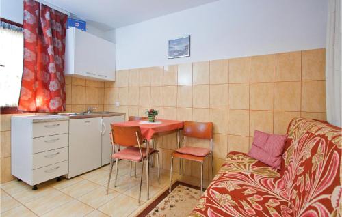 Pomer Apartment | Awesome Apartment In Valtursko Polje With Kitchen