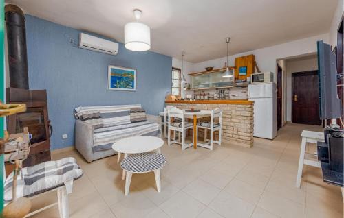 Zdrelac Apartment | Awesome Apartment In Zdrelac With Sauna