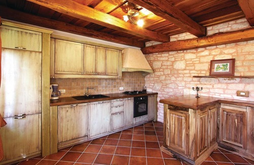 Banki House | Awesome home in Baderna