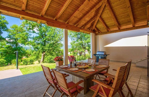 Sveti Martin House | Awesome home in Buzet