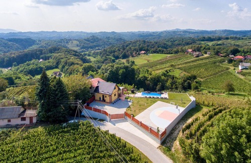 Cestica House | Awesome home in Cestica with sauna