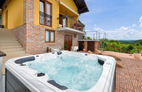 Cestica House | Awesome home in Cestica with sauna