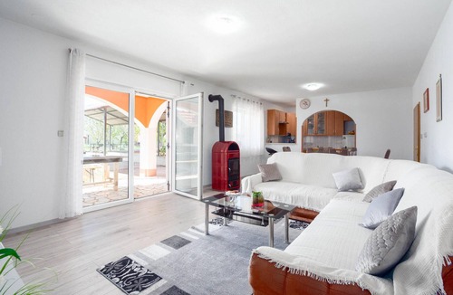 Dugopolje House | Awesome home in Dugopolje with private swimming pool, can be inside or outside