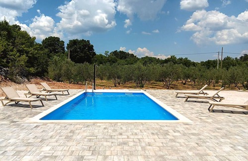 Grubine House | Awesome home in Grubine
