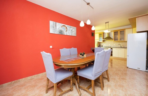 Primorski Dolac House | Awesome home in Primorski Dolac with sauna