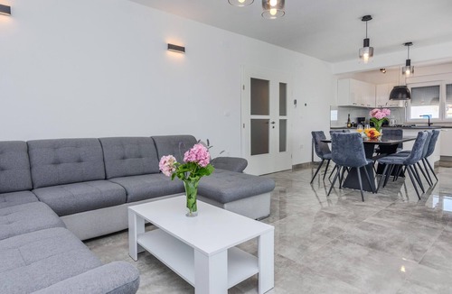 Slivnica House | Awesome home in Slivnica Donja