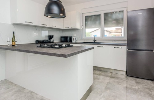 Slivnica House | Awesome home in Slivnica Donja