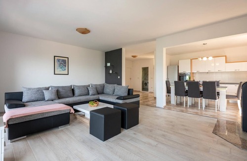 Imotski House | Awesome home in Imotski