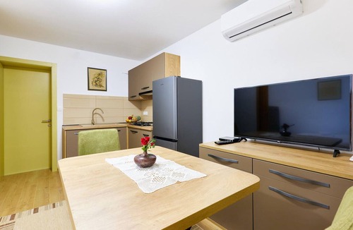 Ivanska House | Awesome home in Ivanska