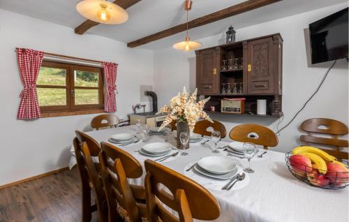 Ozalj House | Awesome Home In Jaskovo With Heated Swimming Pool