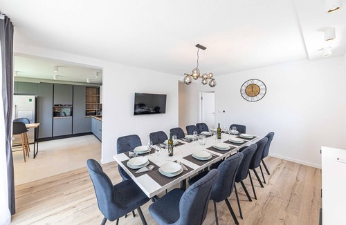 Kastel Luksic House | Awesome home in Kastel Luksic