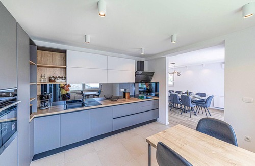 Kastel Luksic House | Awesome home in Kastel Luksic
