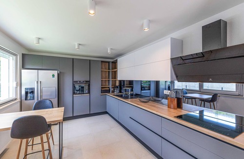 Kastel Luksic House | Awesome home in Kastel Luksic