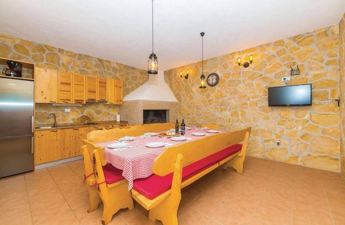 Kastela House | Awesome home in Kastel Stari