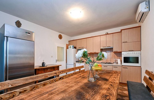 Kapela House | Awesome home in Kapela with sauna