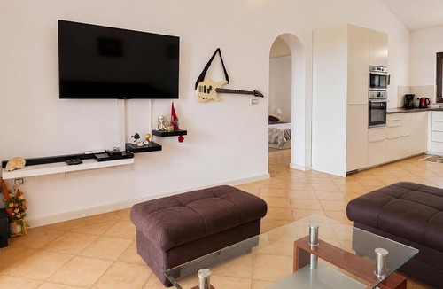 Brnobici House | Awesome home in Kastelir with swimming pool