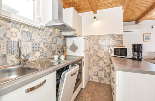 Diminici House | Awesome home in Koromacno with WiFi