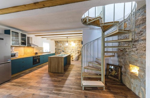 Ljubitovica House | Awesome home in Ljubitovica