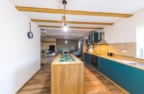Ljubitovica House | Awesome home in Ljubitovica