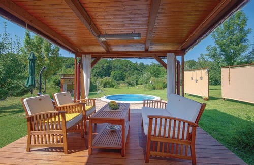 Sveti Juraj na Bregu House | Awesome home in Lopatinec with sauna
