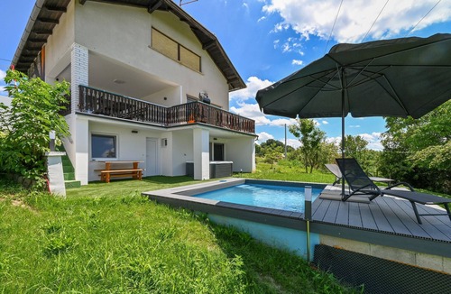 Sveti Juraj na Bregu House | Awesome home in Lopatinec with sauna