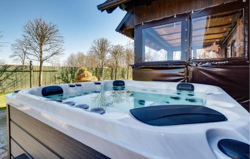 Mala Ludina House | Awesome Home In Mala Ludina With Sauna