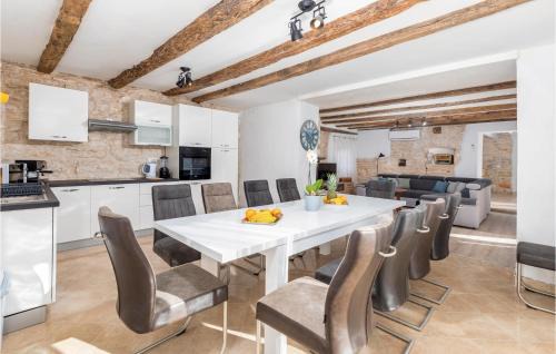 Modrusani House | Awesome Home In Modrusani