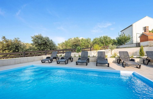 Susica House | Awesome home in Murter